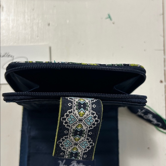 Vera Bradley Women's Small bifold Wallet Cambridge Retired Blue Green, new. - Picture 6 of 7